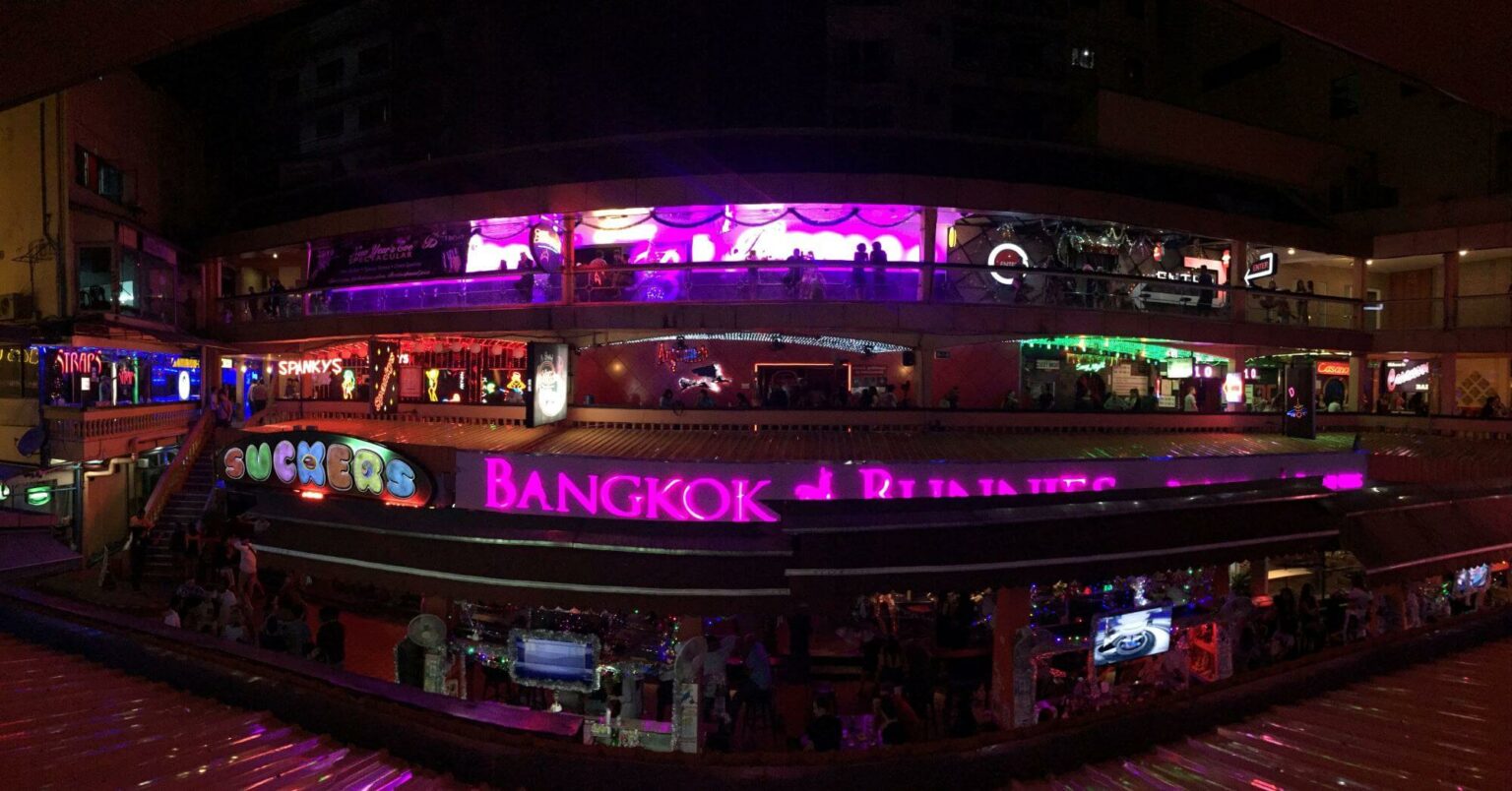 Nana Plaza Bangkok Thaifraukennenlernen